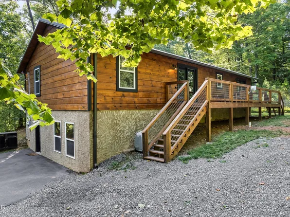 3613 Old Mountain Rd, Sevierville, TN 37876