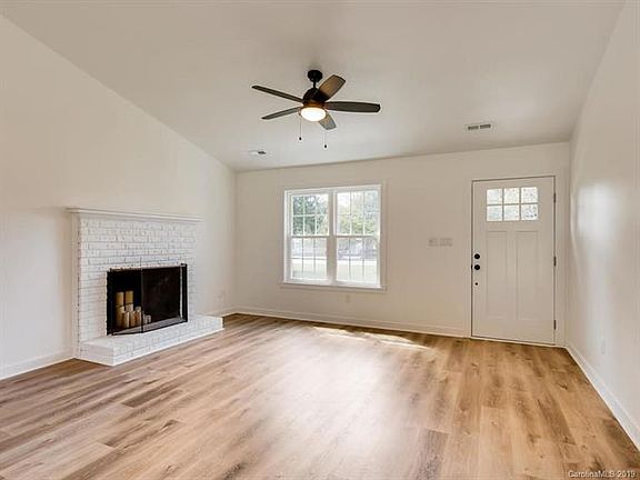 4th image of 203 Southwood Park Rd