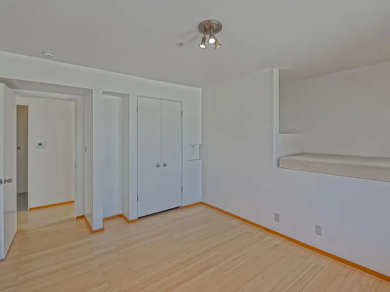 522 Grand Blvd — Photo 23