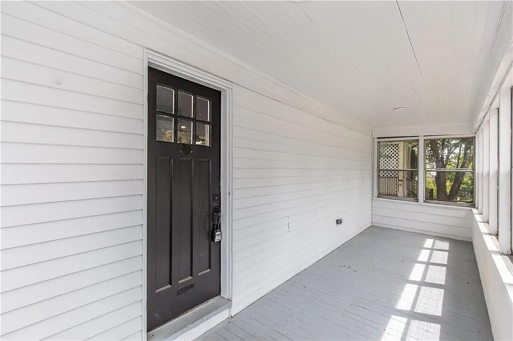 3 bed, 1236 sqft, $2,995 — Photo 3