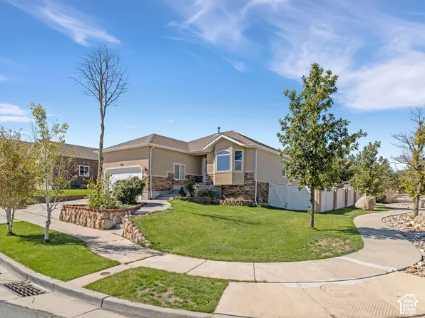 8354 S Oak Gate Dr, West Jordan, UT 84081