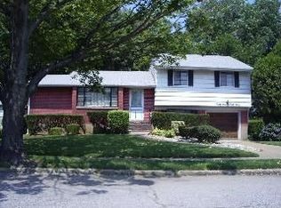 3933 Bernice Rd, Seaford, NY 11783