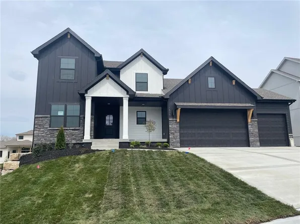 1826 Red Orchard Dr, Liberty, MO 64068