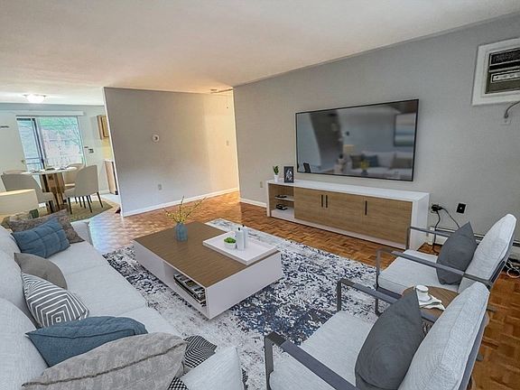 3rd image of 60 Washington Park Dr APT 4