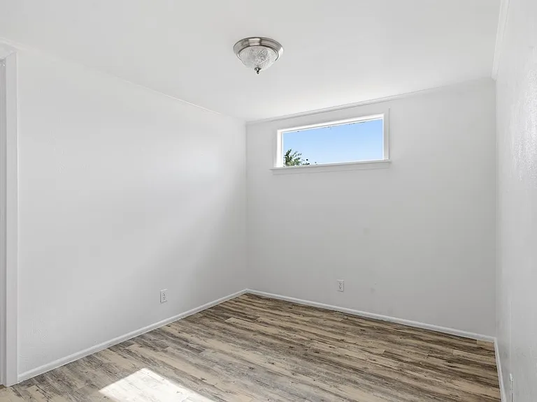 3811 Cedar Spring Dr — Photo 15