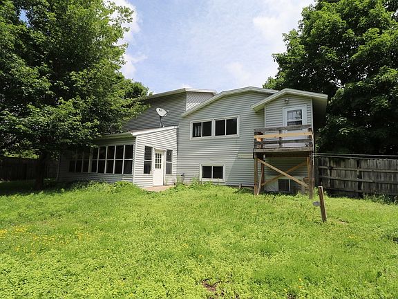 4th image of 10288 Hupp St NE
