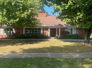 82 N Deeplands Rd, Grosse Pointe Shores, MI 48236