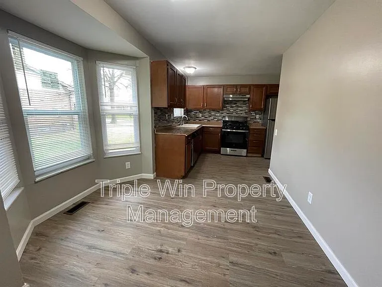 1725 Orletto Way — Photo 16