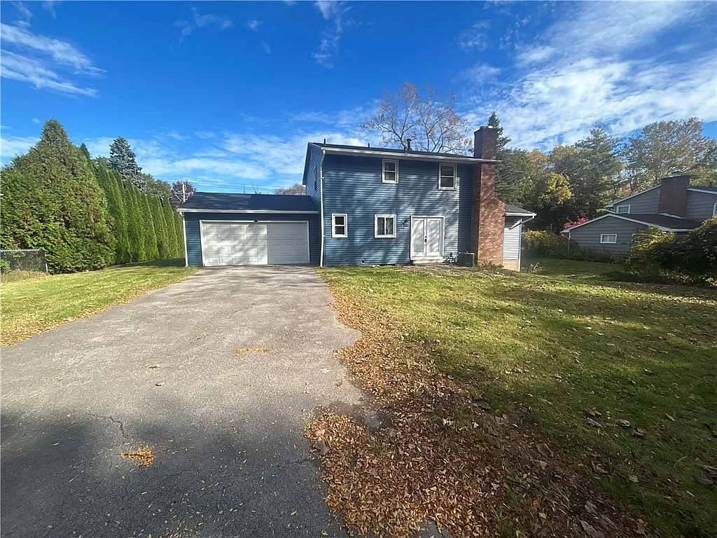 3 bed, 1.5 bath, 1536 sqft, $3,000 — Photo 1