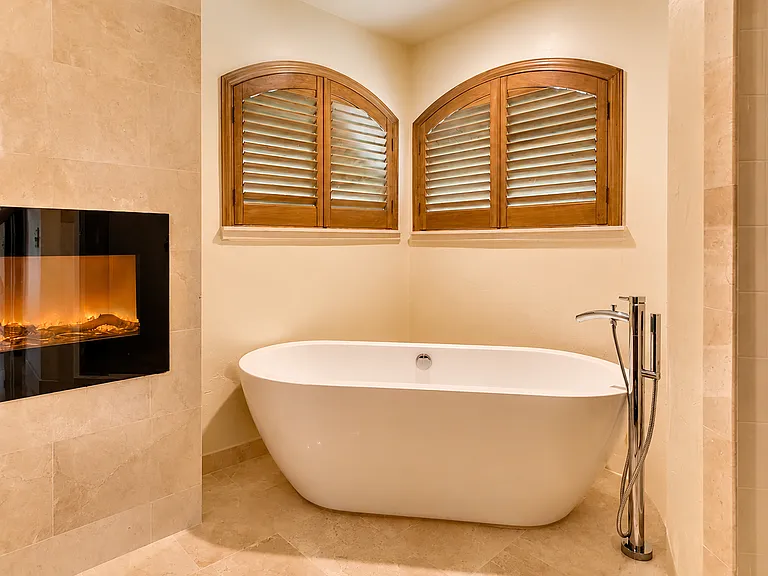 13600 Lake Shore Dr — Photo 22