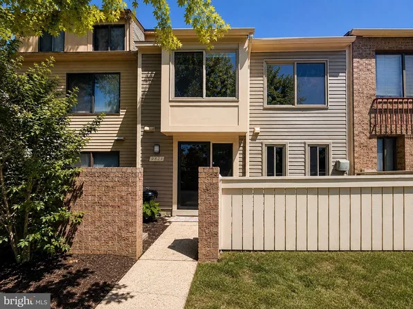 9821 Docena Dr, Gaithersburg, MD 20886