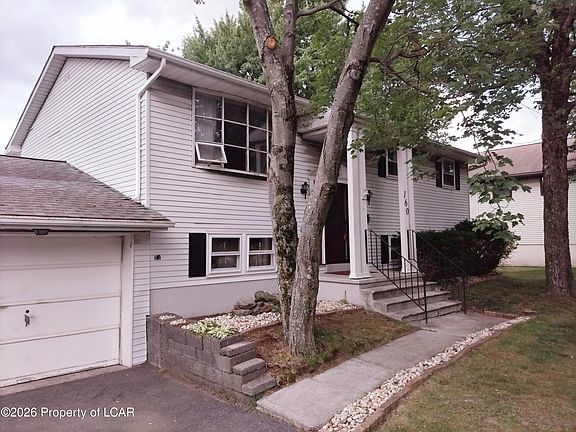 4th image of 160 Coxe St