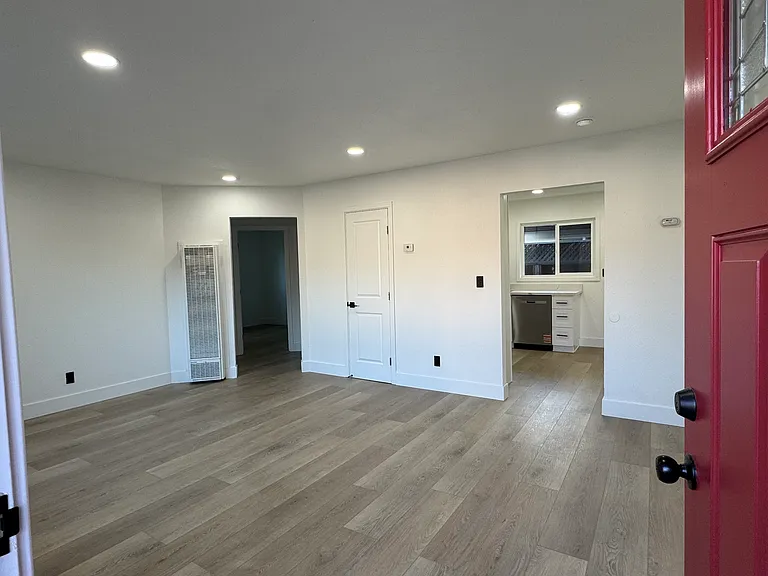 1466 Locust St — Photo 5