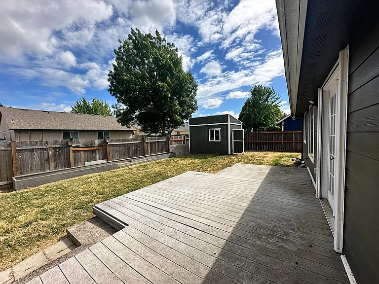 4063 Alameda Ave NE — Photo 29