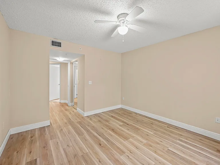 1100 Crestwood Ct S #S-1109 — Photo 19