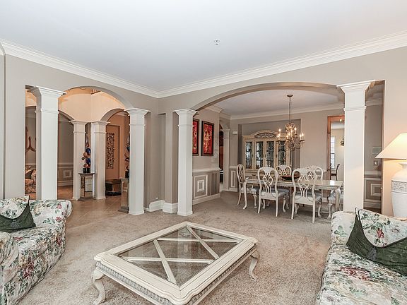 3rd image of 1372 Caribou Ln