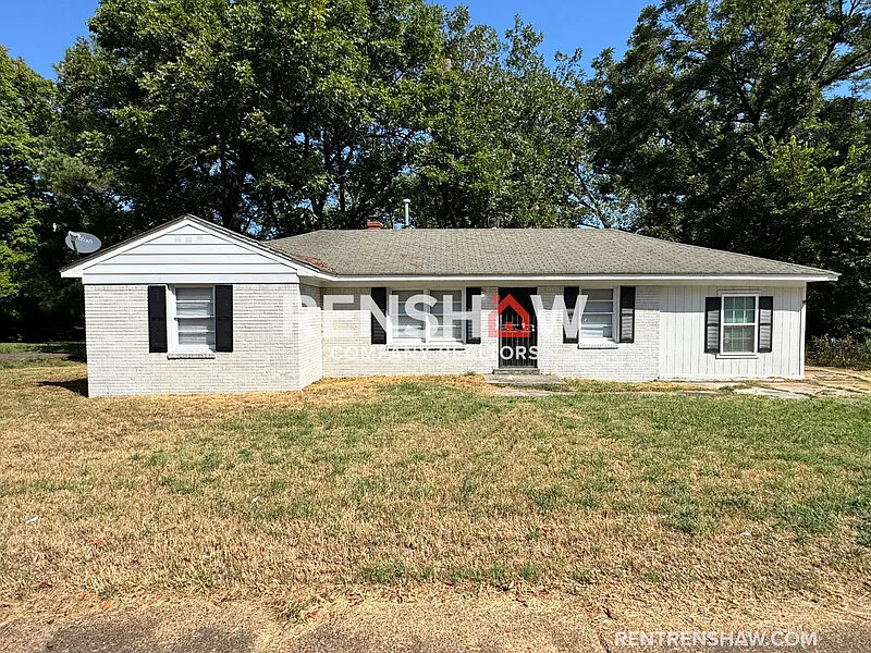 3 bed, 1.0 bath, 2355 sqft, $1,050 — Photo 1