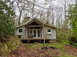 240 Seneca Blvd, Hendersonville, NC 28739