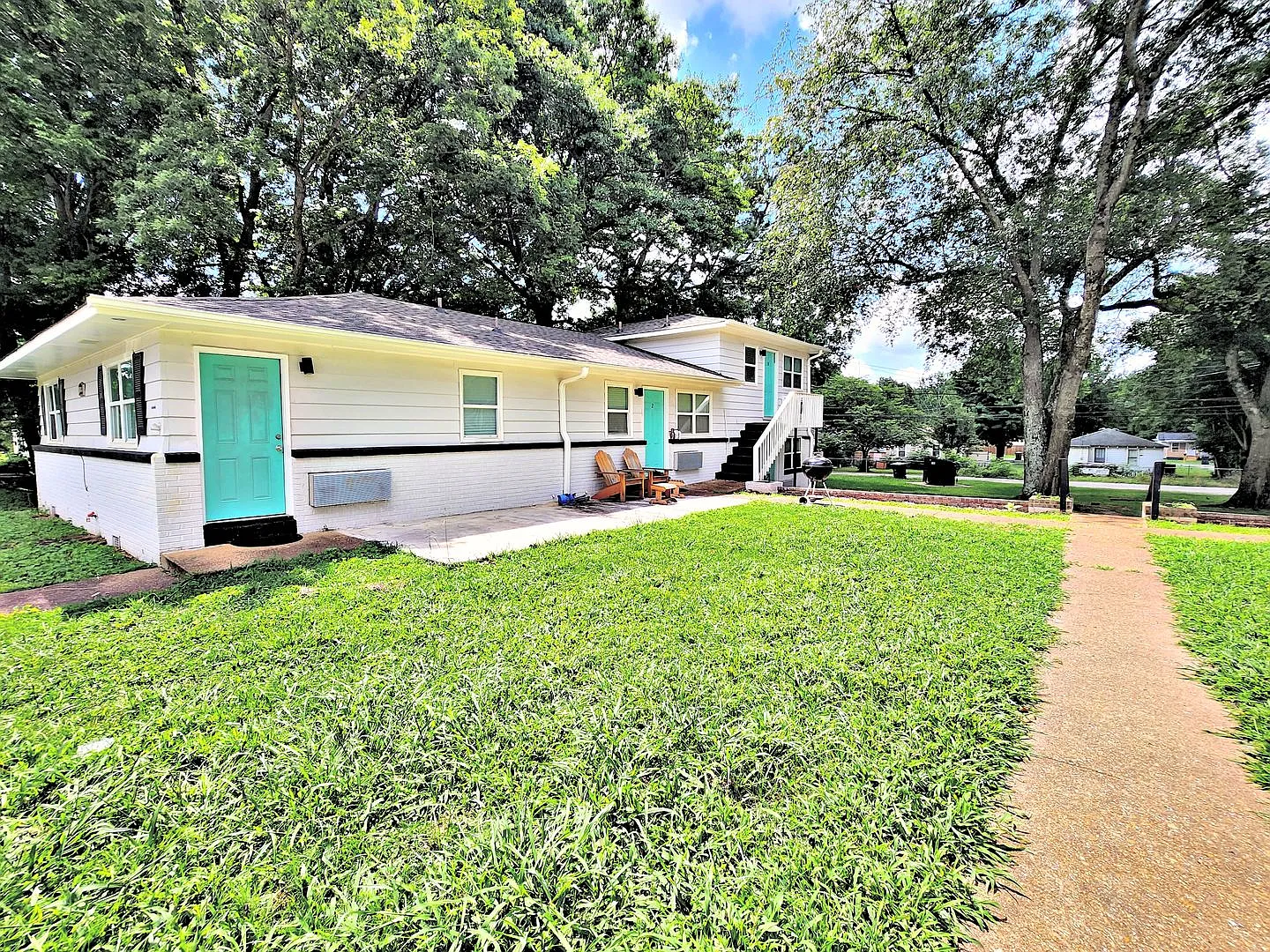 Under New Management - 2 Bd./1 Ba. Move In Special! — Photo 1
