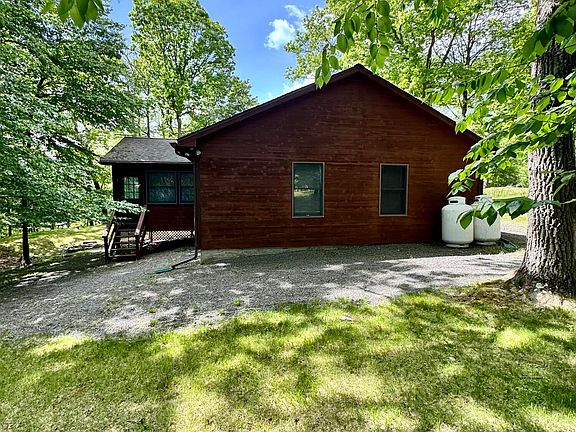3rd image of 118 Stonehenge Rd