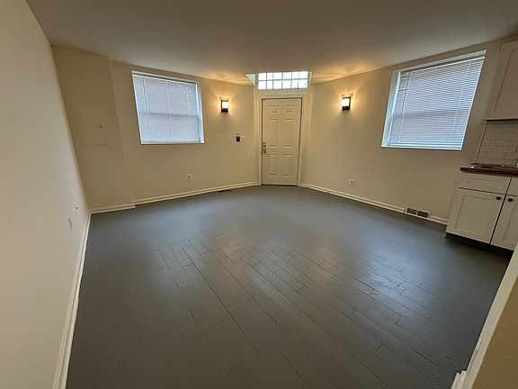 3rd image of 2621 E Thompson St #1