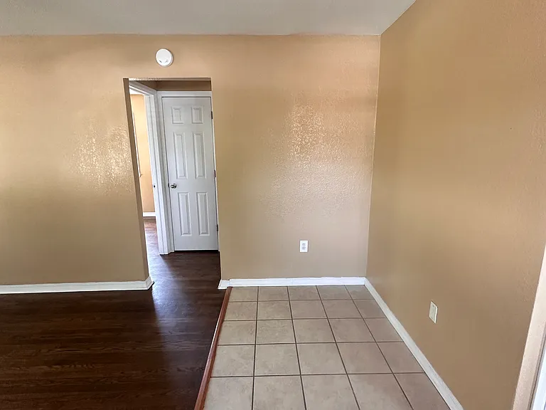 814 Julian St — Photo 5