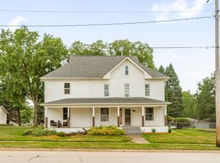 241 E Fayette St, Denver, IA 50622