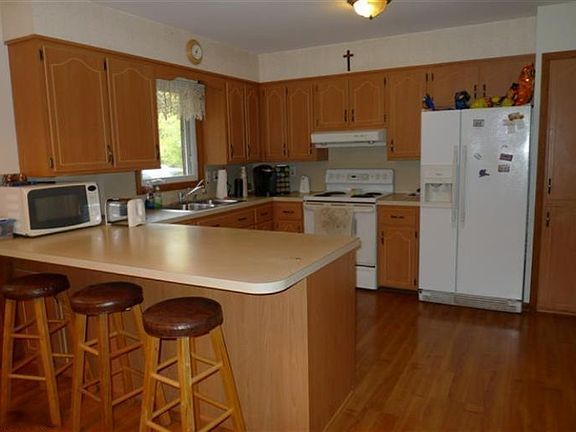 3rd image of 4884 Palenque St NE