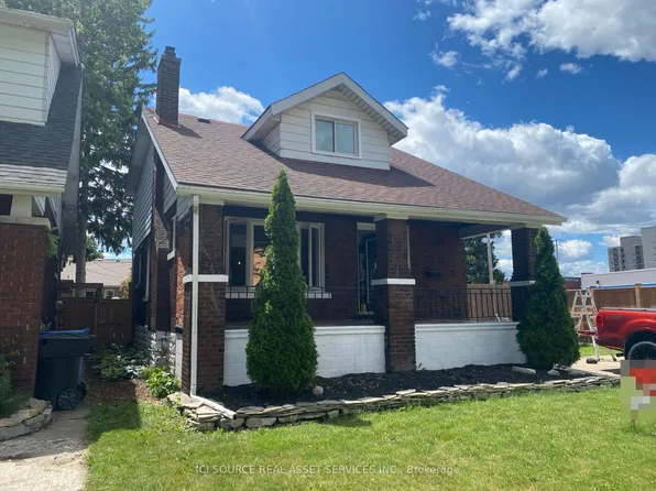 825 Raymo Rd, Windsor, ON N8Y 4A5