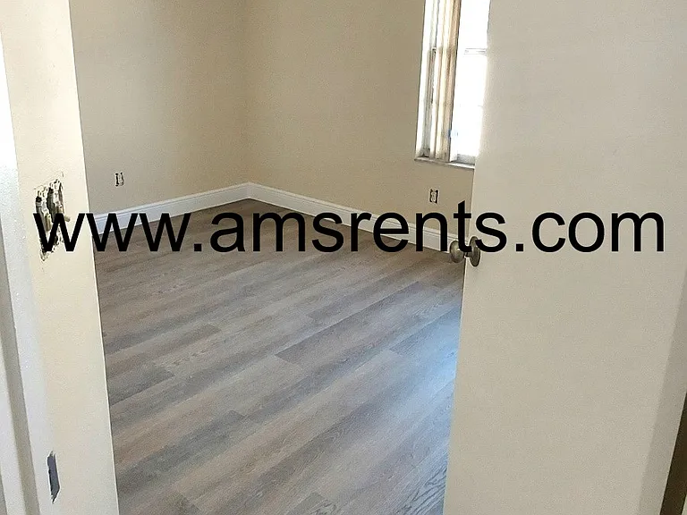 1080 Hali Ridge Ct — Photo 22