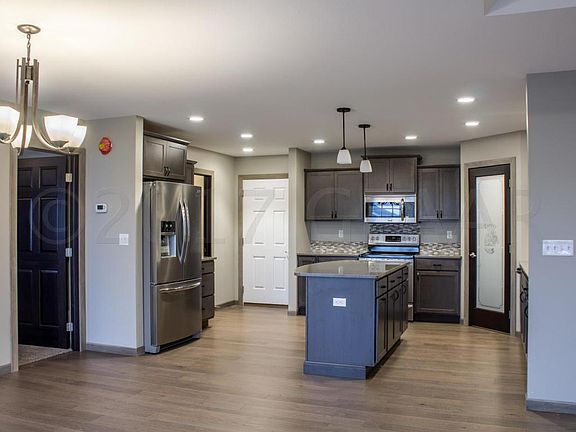 3rd image of 4140 Crystal Dr