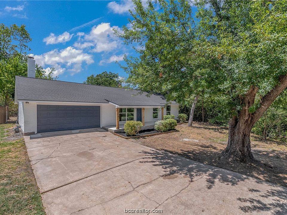 1st image of 1204 Merry Oaks Dr