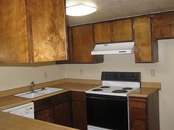 4th image of 5912 Brush Creek Dr