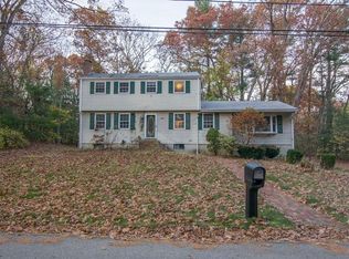 1 Samos Ln, Andover, MA 01810