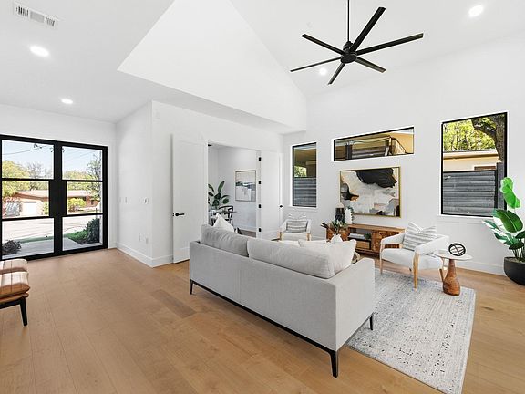 5th image of 2303 Westworth Cir