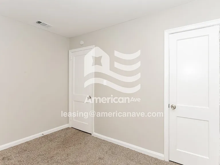 1237625_009_wm_-_bedroom_13102971.jpg
