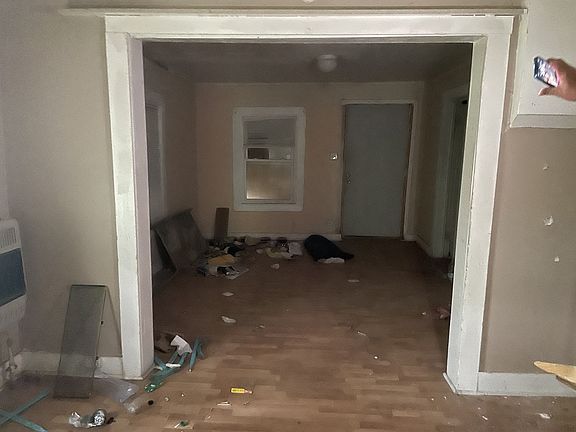 5th image of 2108 Golf Club Ln