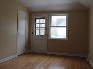 204 N Locust St APT 3, Oconomowoc, WI 53066