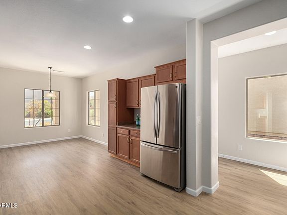4th image of 20370 N 261ST Drive
