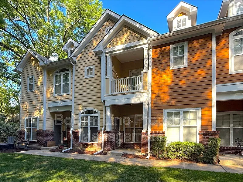 Building Photo - 1559 Pecan Ave