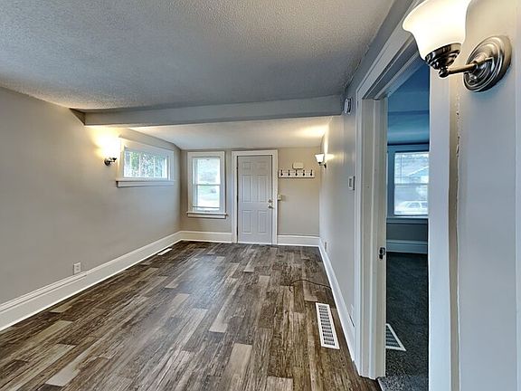 3rd image of 2068 Reaney Ave E