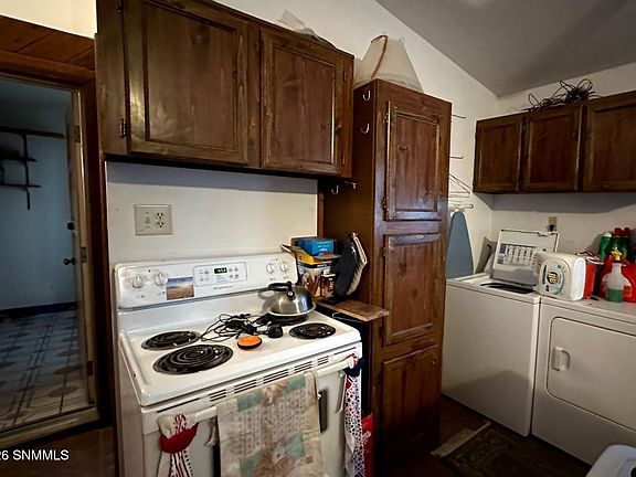 5th image of 231 Las Palomas Rd
