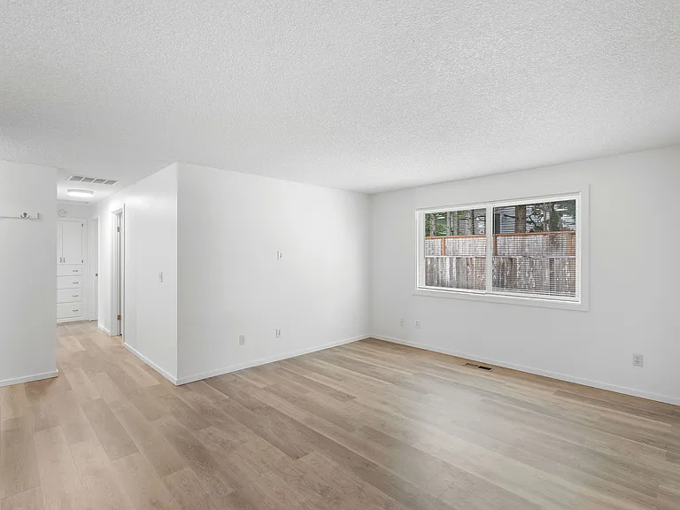 1378 NE Centurion Dr — Photo 16