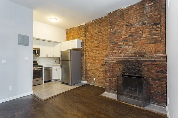 Rented by MNS | media 10