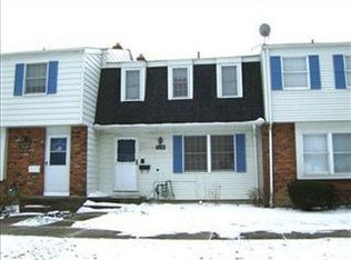 7498 Essex Dr UNIT J, Mentor, OH 44060