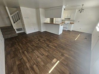 1st image of 504 Jeanell Dr #22
