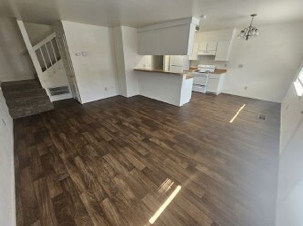 504 Jeanell Dr #22