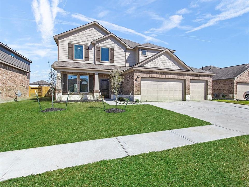 1st image of 16 Royal Rose Dr