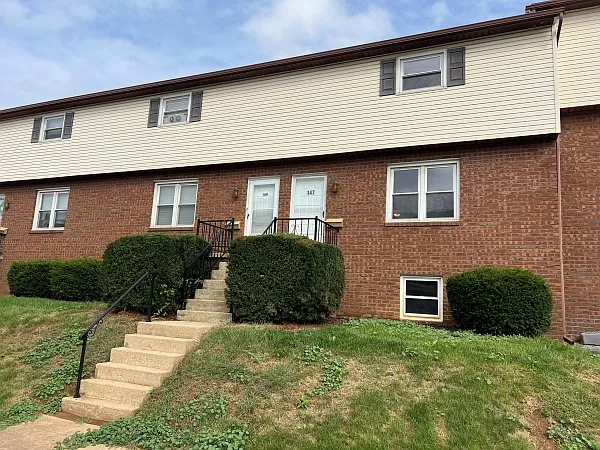 2 bed, $1,395 — Photo 1
