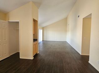 1142 Marine Ave APT 9, Gardena, CA 90247